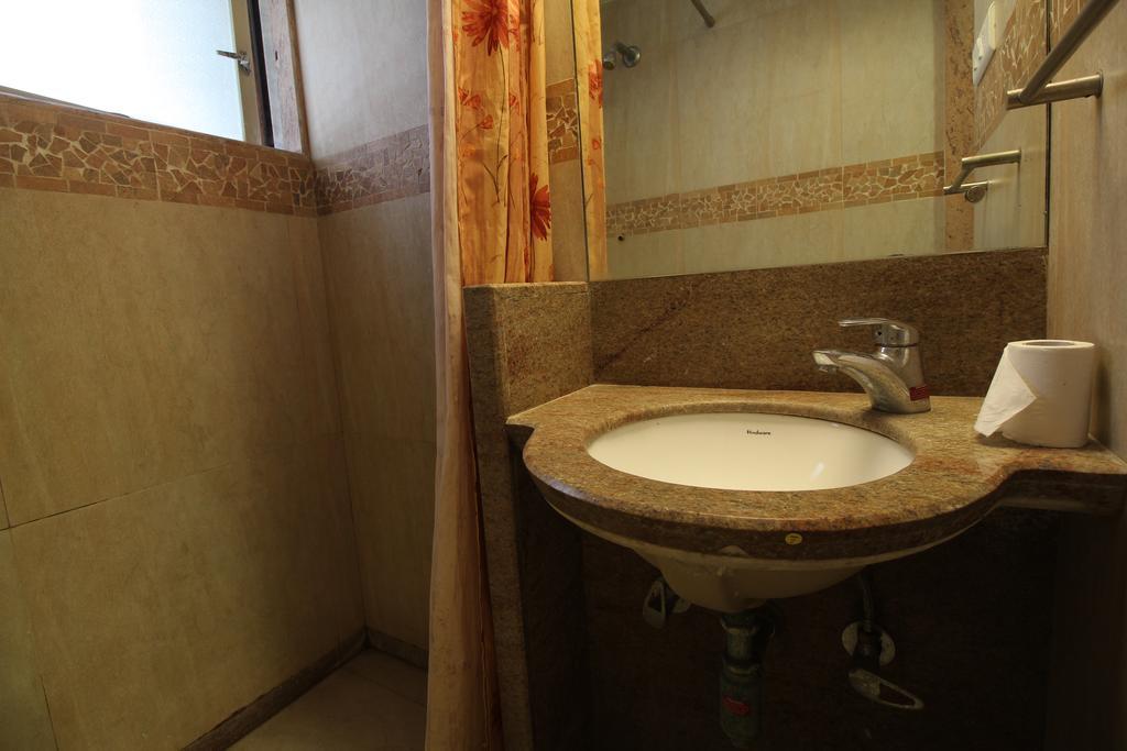 Hotel Samrat Bombaim Quarto foto