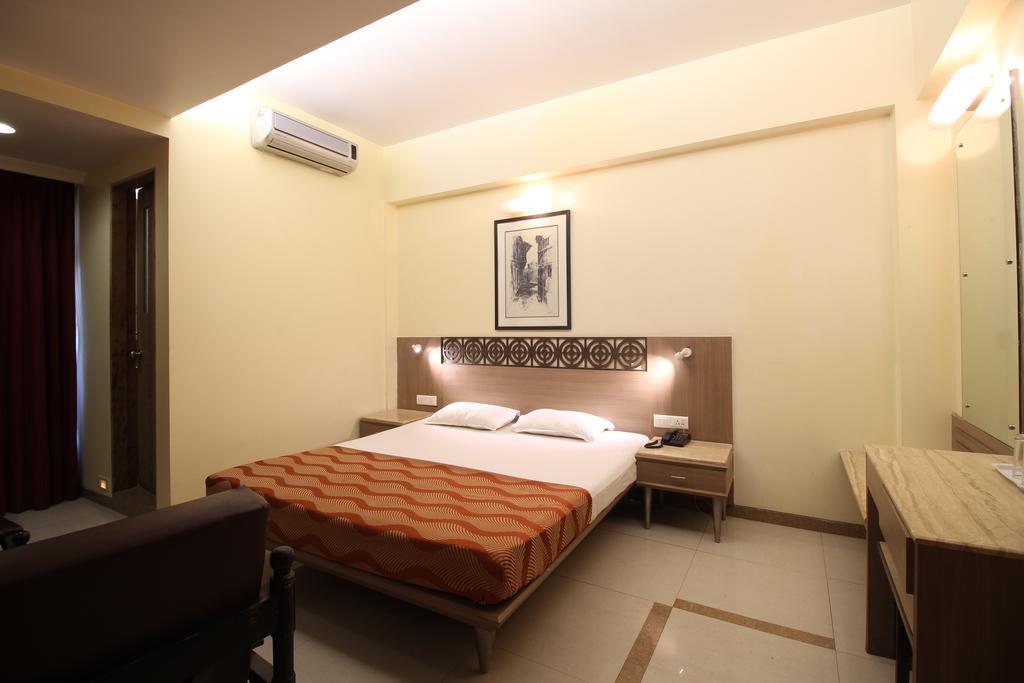 Hotel Samrat Bombaim Quarto foto
