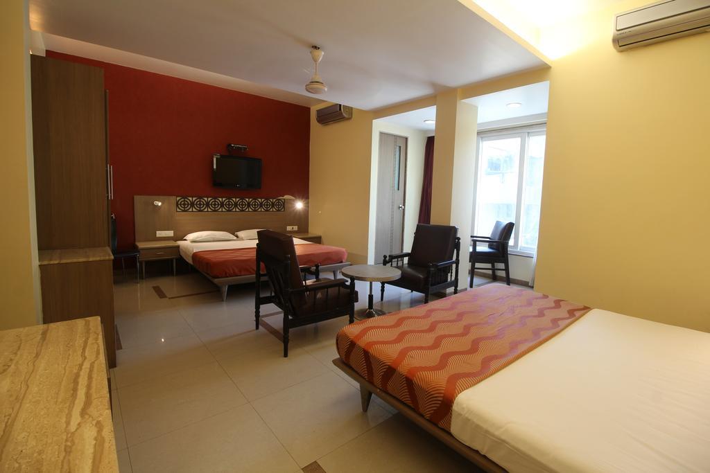 Hotel Samrat Bombaim Quarto foto