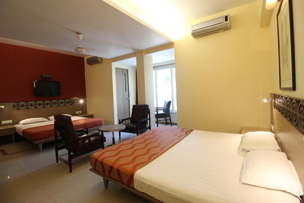 Hotel Samrat Bombaim Quarto foto